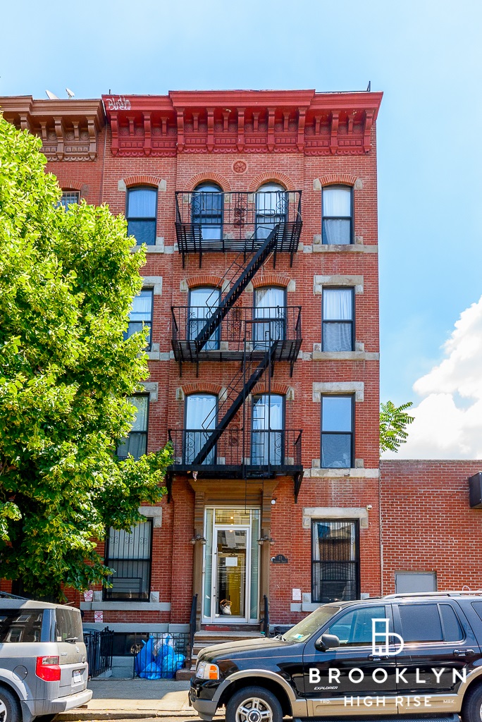 Steuben St - Clinton Hill 8 Unit Building