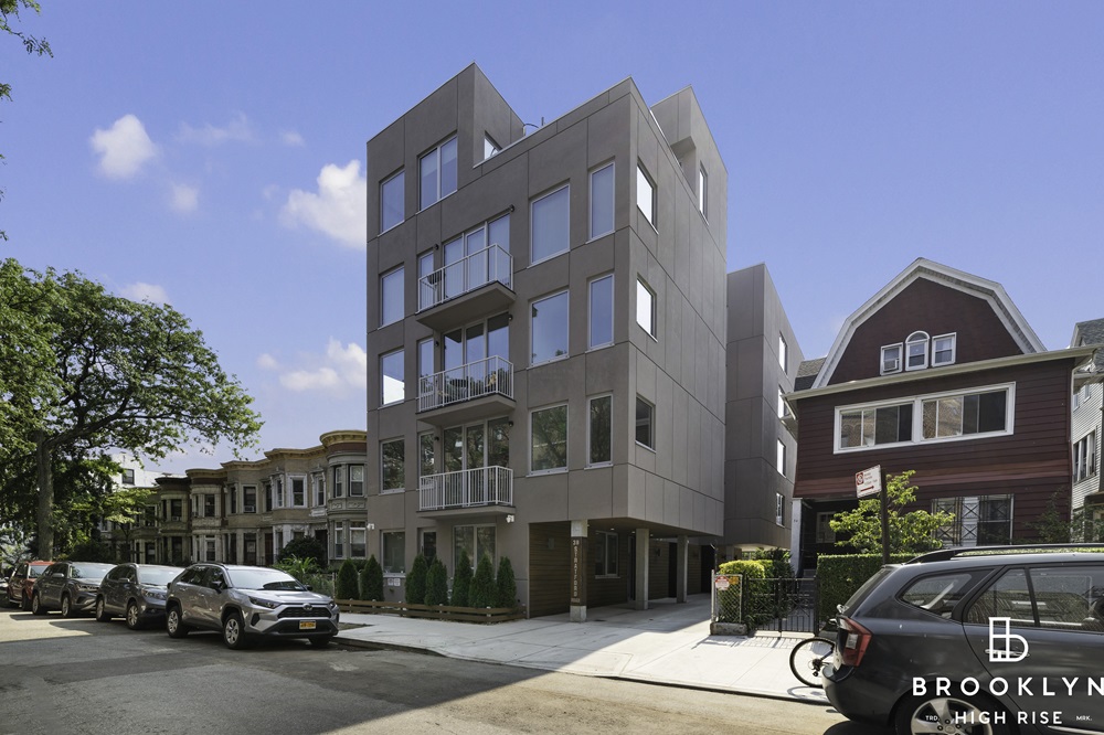 Stratford Rd - Prospect Park 16 Unit Building