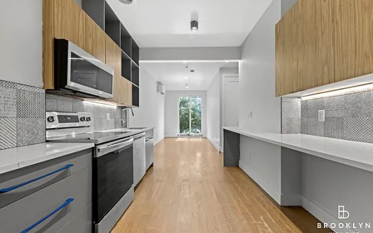 1692 Pacific Street #4D